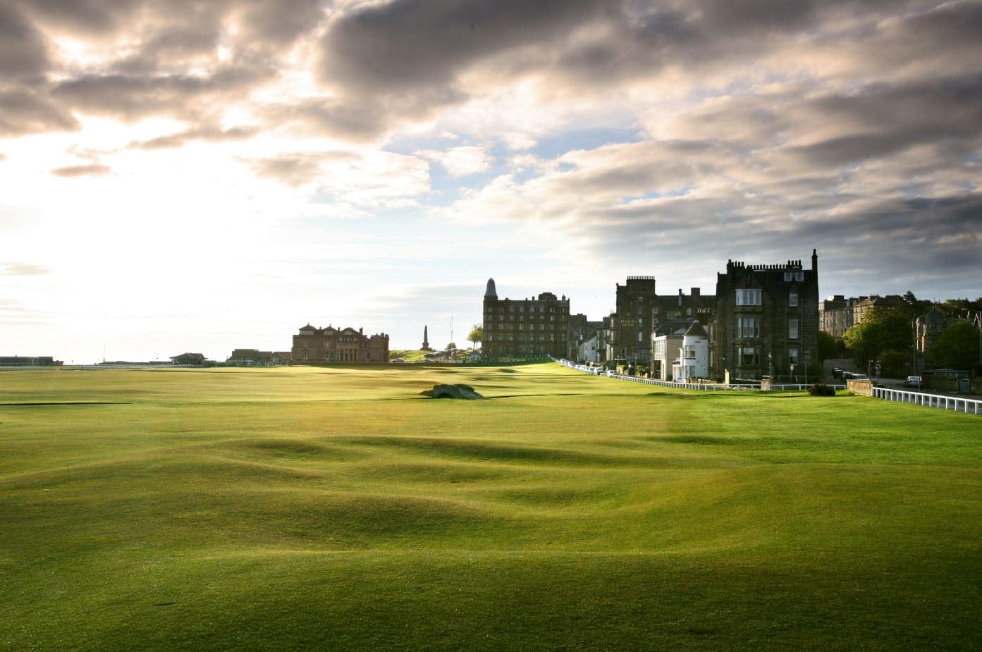 An image of the 18yh hole in St. Andrews